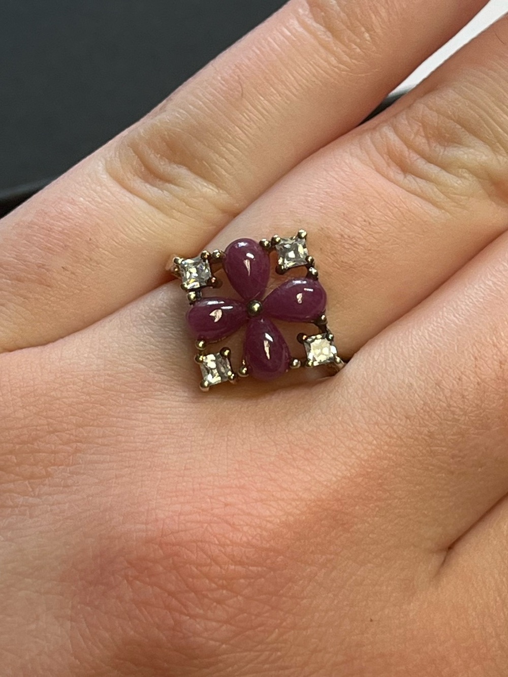 Vintage sterling silver ring with unique design. 925. Gold plated